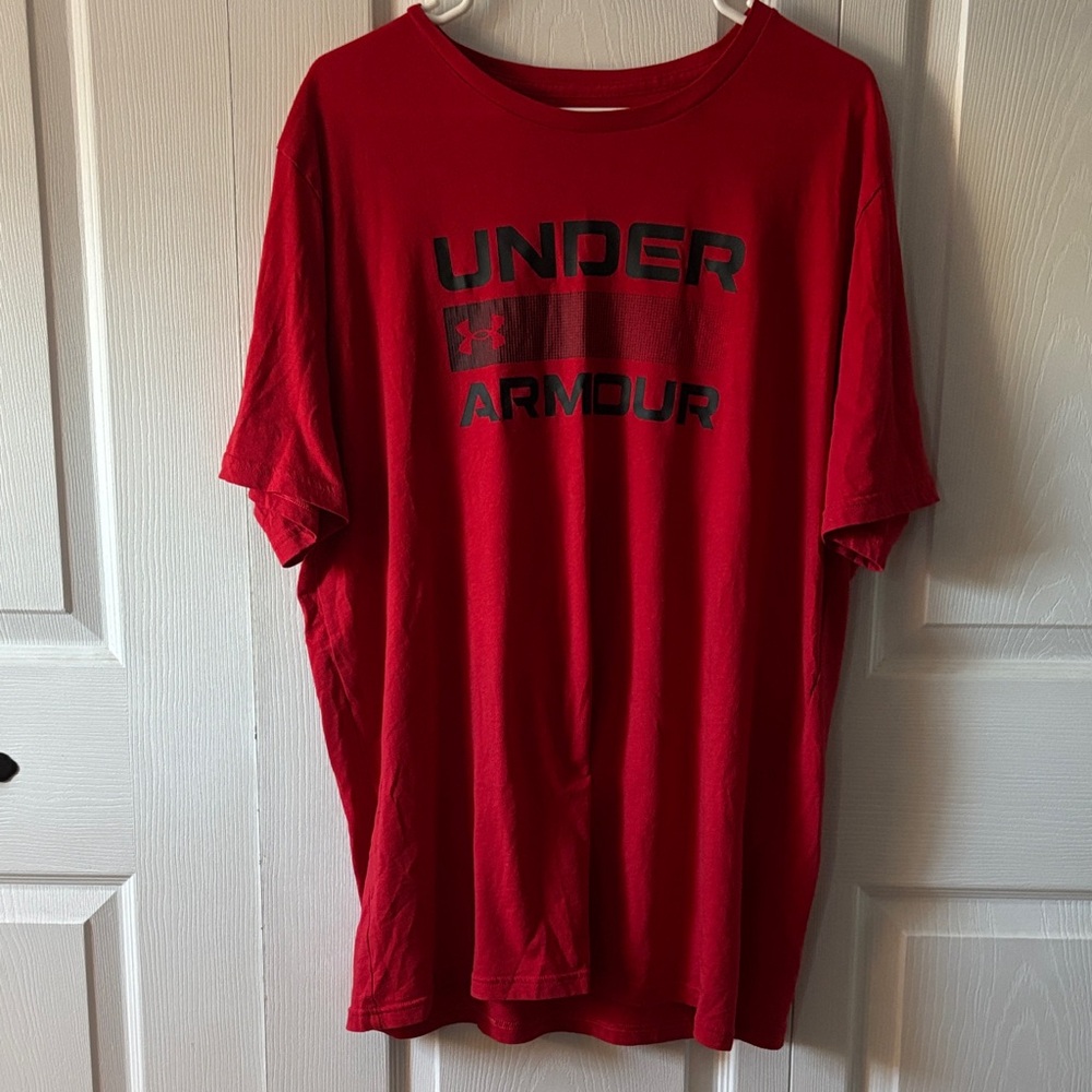 Under Armour Men's XXL Red Tee